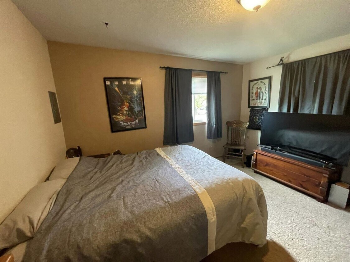 1000 Terrace Dr Unit 1000, Onalaska, WI 54650 Room for Rent in