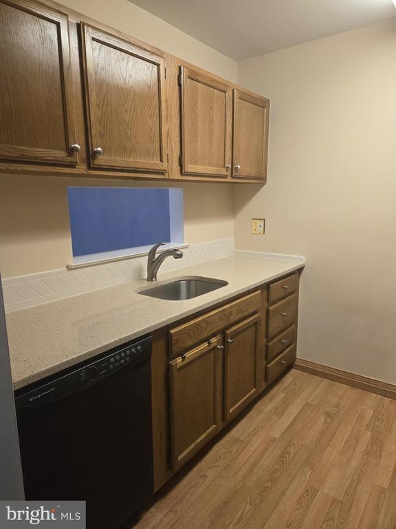 Foto del edificio - 1619 Braken Ave