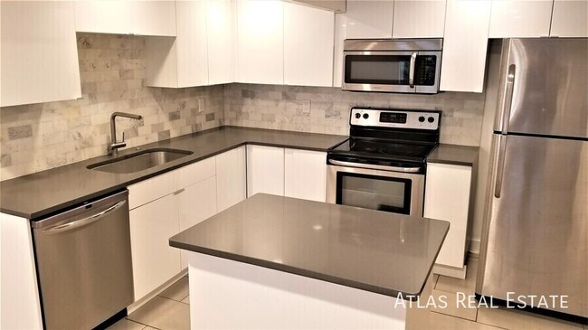 Foto del edificio - 1568 Youngfield St