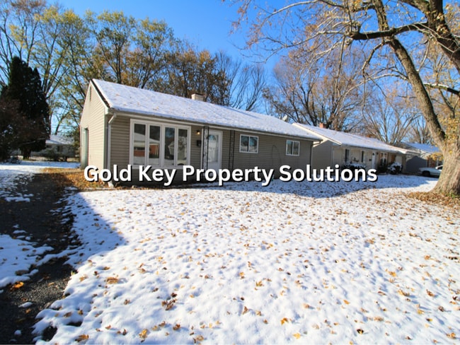 Building Photo - Spacious 3 BR 1 BA Ranch with Main-Level L...