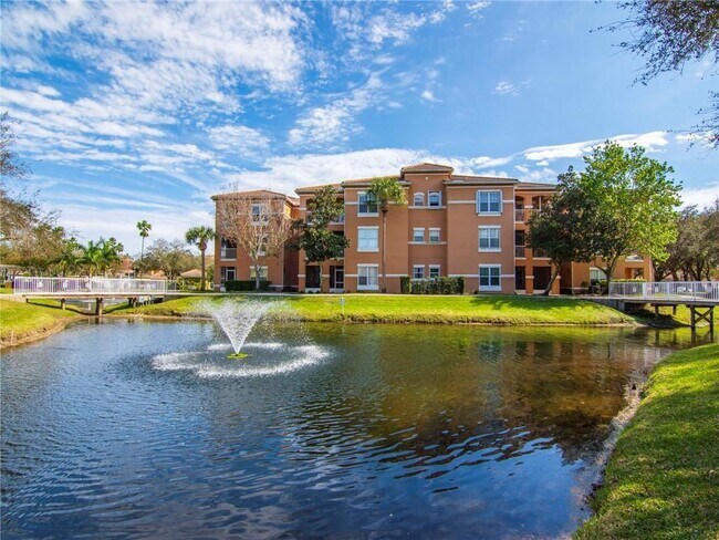 Foto del edificio - 5020 Fairways Cir