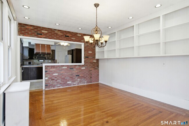 Building Photo - 30 Coram St