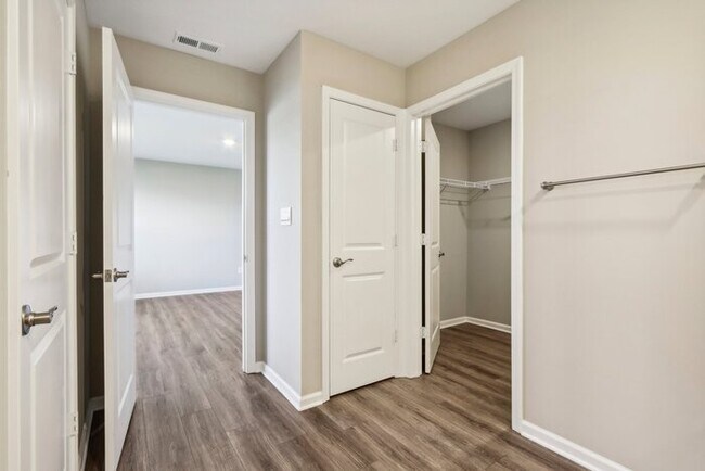Foto del edificio - Fantastic 5bd/3ba home! Coming soon!