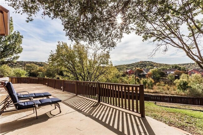 Foto del edificio - 6103 Crystalwood Ct
