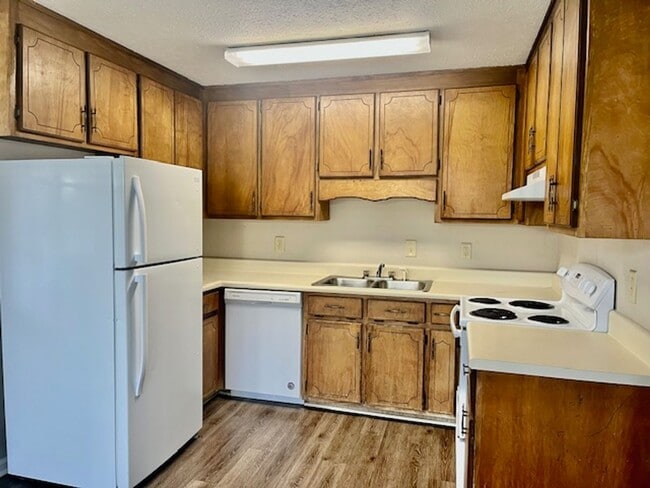 Building Photo - Conifer Ring #62 A&amp;B