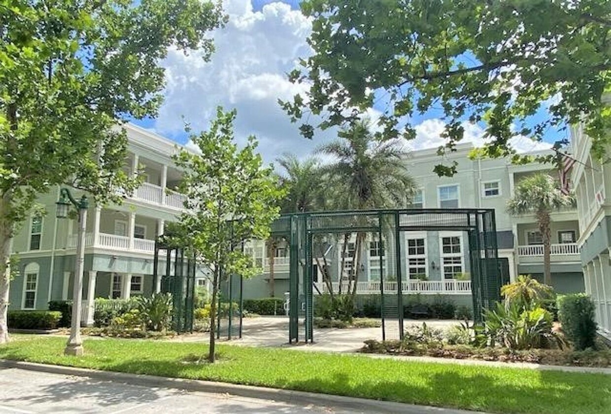 Foto principal - 2 Bedroom + Den and 1 Car Garage, Pet frie...