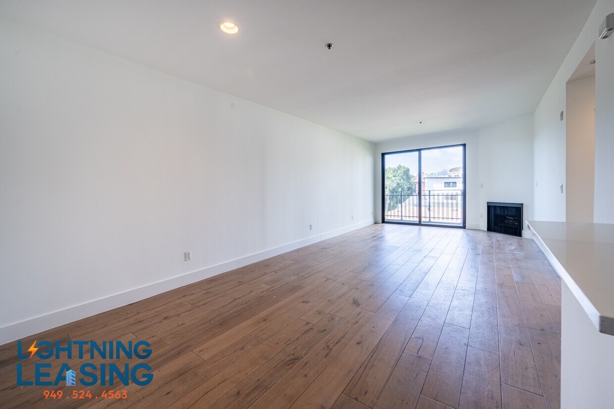 Foto principal - 8811 Burton Way