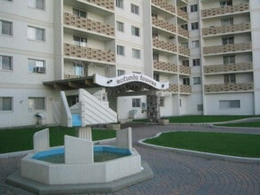 Building Photo - Rotunda Towers