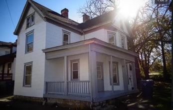 Building Photo - 106 W Hickman St Building Photo - 106 W Hickman St