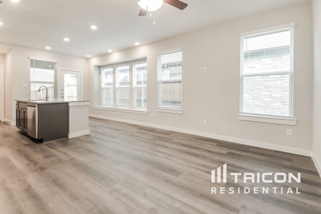 Building Photo - 2536 Finch Holw Dr