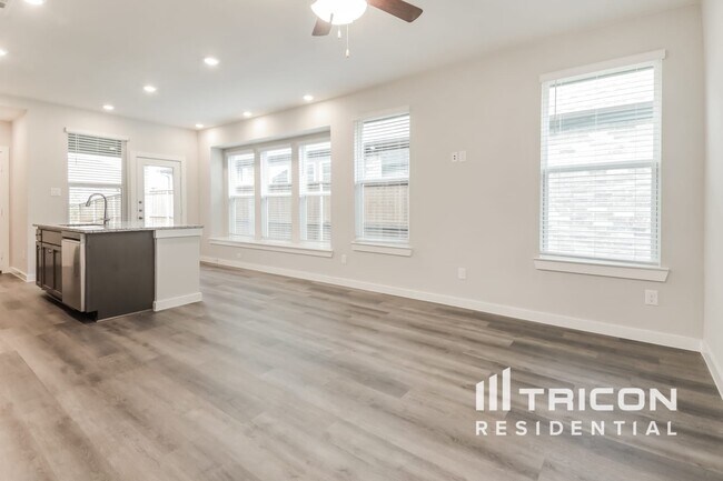 Foto del edificio - 2548 Finch Hollow Drive