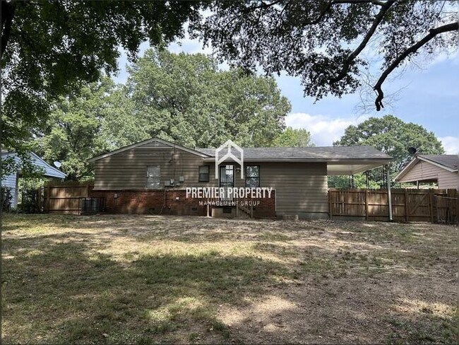 Building Photo - 5605 Loch Lomond Rd