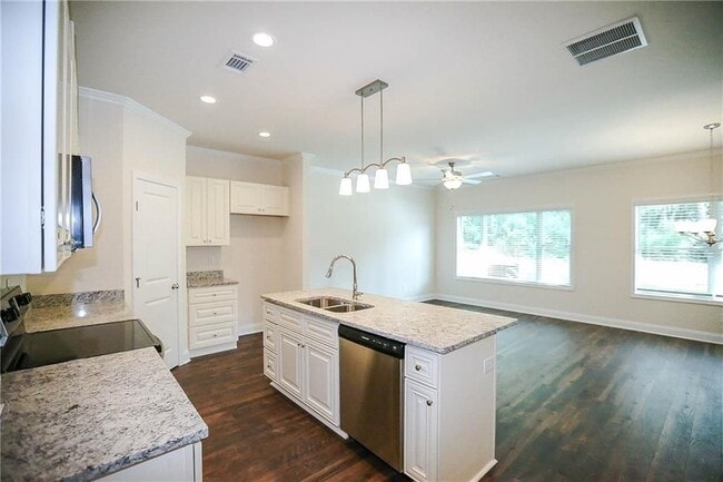 Building Photo - 327 Cashes Ct