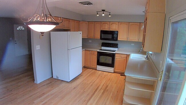 Foto del edificio - 3 bed 2 bath 1400 Sq. feet BIG YARD in Aurora!