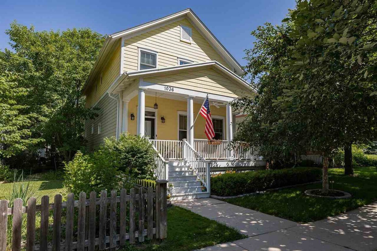 Primary Photo - 1036 Foster Rd