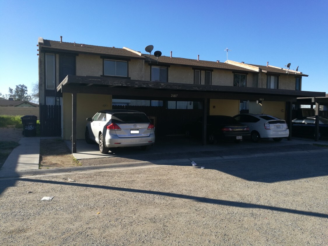 Foto principal - 26817 Mossway St