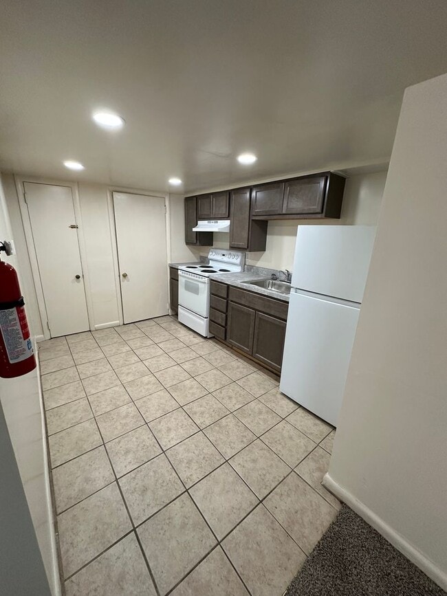 Building Photo - 3414