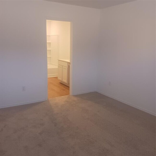 Foto del edificio - 1917 Black Poplar Wy