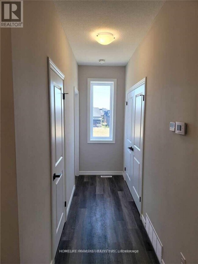 Photo du bâtiment - 435-435 Callaway Rd