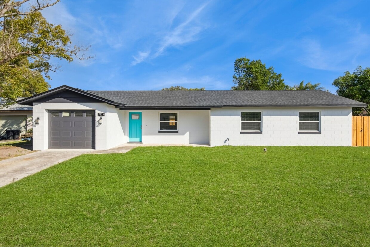 Primary Photo - Fully Remodeled Winter Park Home