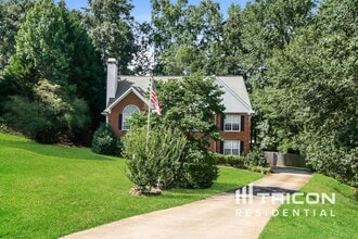 Building Photo - 260 Brook Hollow Dr