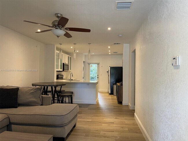 Building Photo - 4430 N Miami Ave