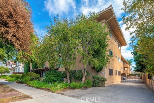 Building Photo - 120 S Sierra Madre Blvd