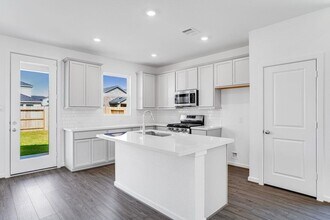 Building Photo - 9735 Bixby Crk Dr