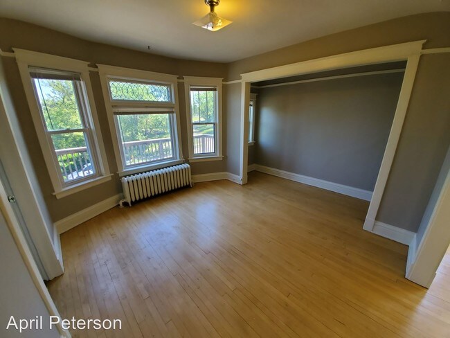 Foto del edificio - 829-831 W 3rd St