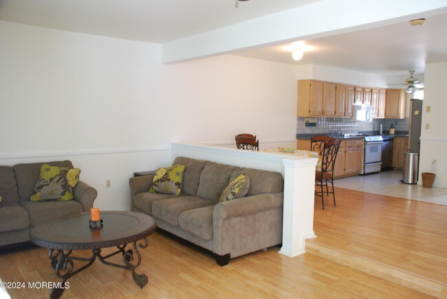 Building Photo - 31 Weller Pl