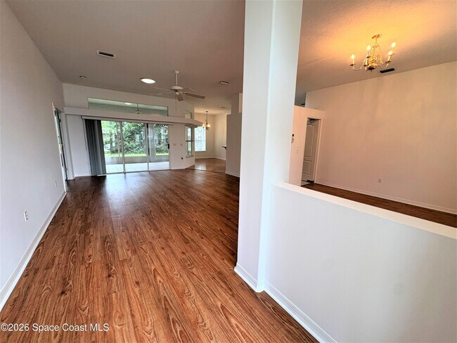 Foto del edificio - 691 Linville Falls Dr