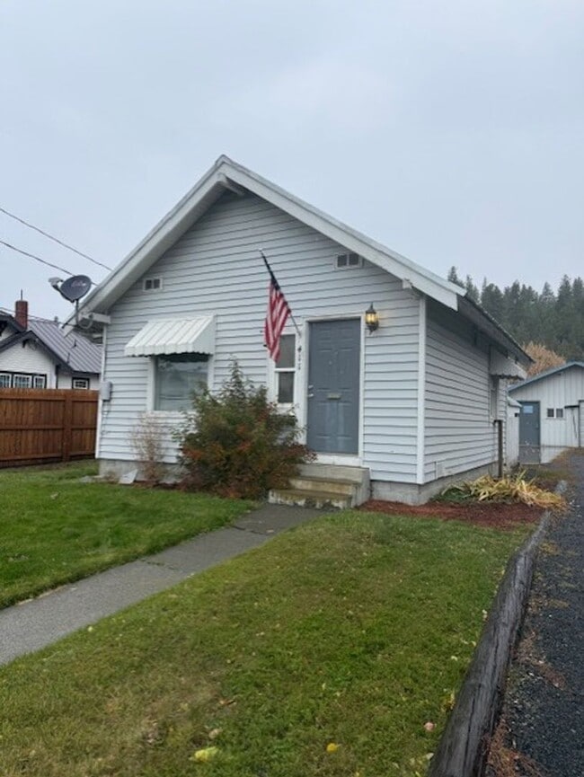 Building Photo - 411 E 2nd St