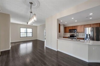 Building Photo - 3040 Peachtree Rd NW