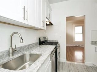 Primary Photo - 31 Highland Ave