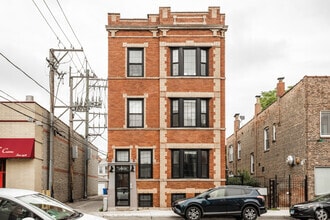 Building Photo - 2008 W Armitage Ave