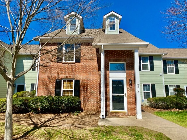 Updated Townhome! - Updated Townhome!