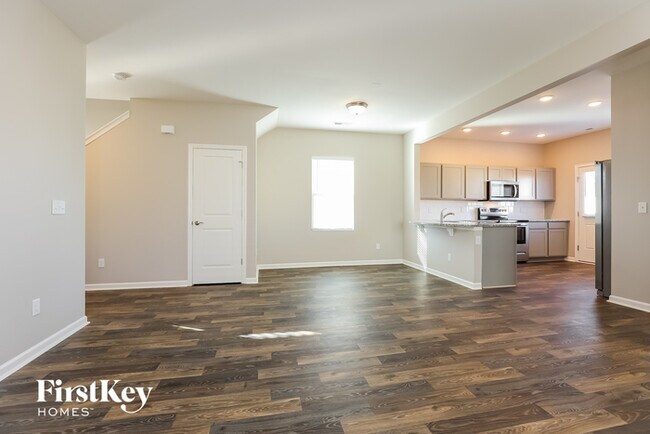 Building Photo - 1040 Lonergan Cir