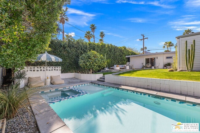 Foto del edificio - 37830 Cathedral Canyon Dr