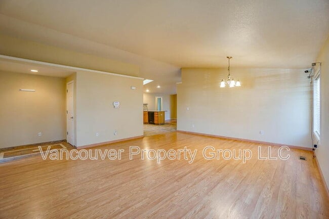 Building Photo - 8620 NE 90th Pl