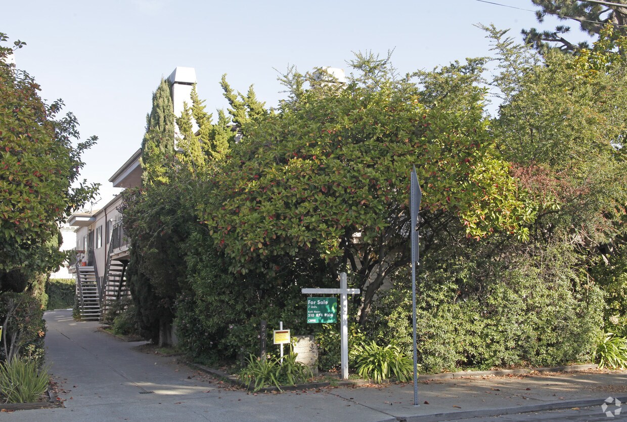 Primary Photo - 2215 San Jose Ave
