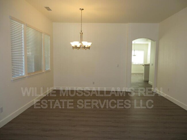 Foto del edificio - 9665 Country Falls Ln