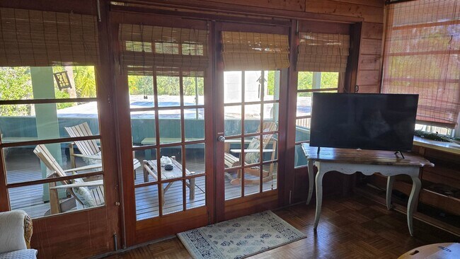 Foto del edificio - 500 Hammock Rd