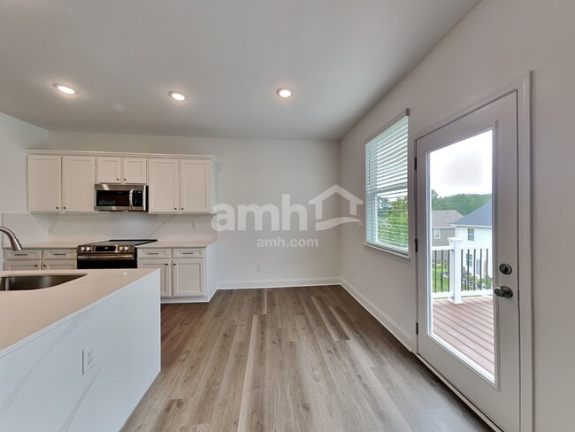 Building Photo - 1644 Soapstone Rd