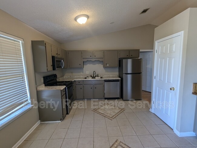 Building Photo - 1413 Desert Storm Dr