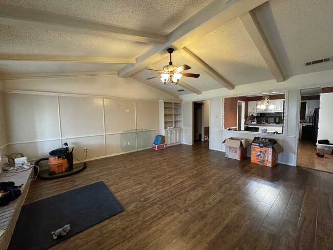 Foto del edificio - "Spacious 3-Bedroom with 2 Full Baths in P...