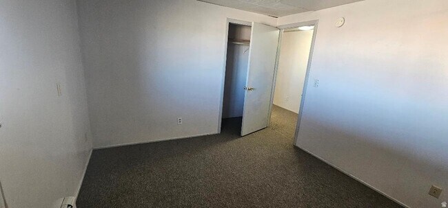 Foto del edificio - 165 W 250 N