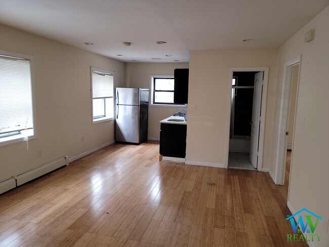 Building Photo - 2265 Bassford Ave