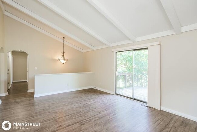 Building Photo - 332 S Kendall Ave