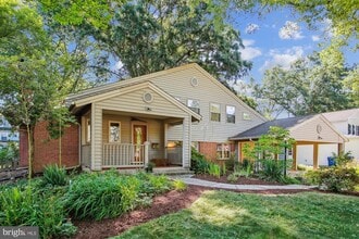 Building Photo - 8509 Cyrus Pl