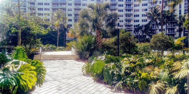 Foto del edificio - 1500 Bay Rd